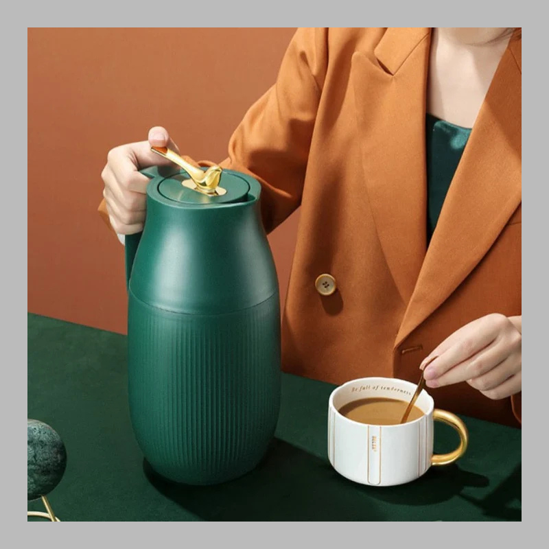 Stainless Steel Insulated Bottle – Sleek Minimalist Thermal Flask