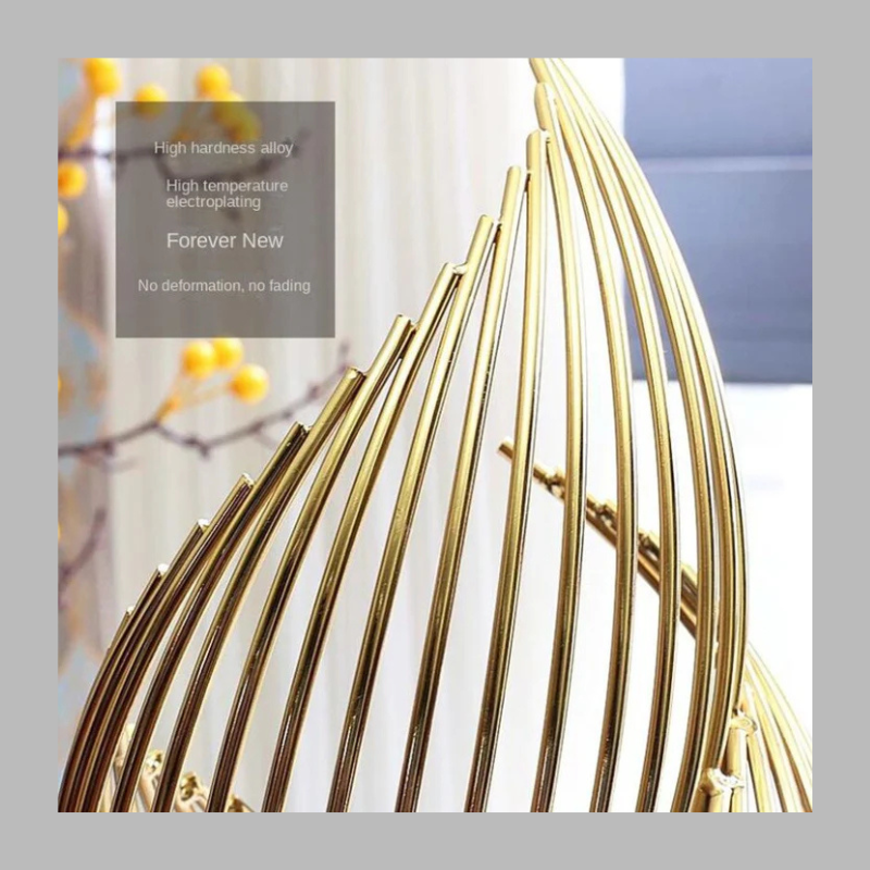 Contemporary Gold Wave Metal Sculpture – Abstract Modern Art Décor