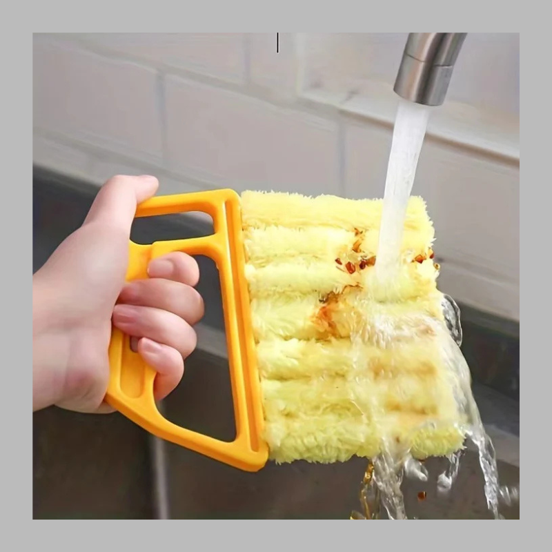 DoublePack Microfiber Blind Cleaner – 2-in-1 Dust Brush for Easy Window Care